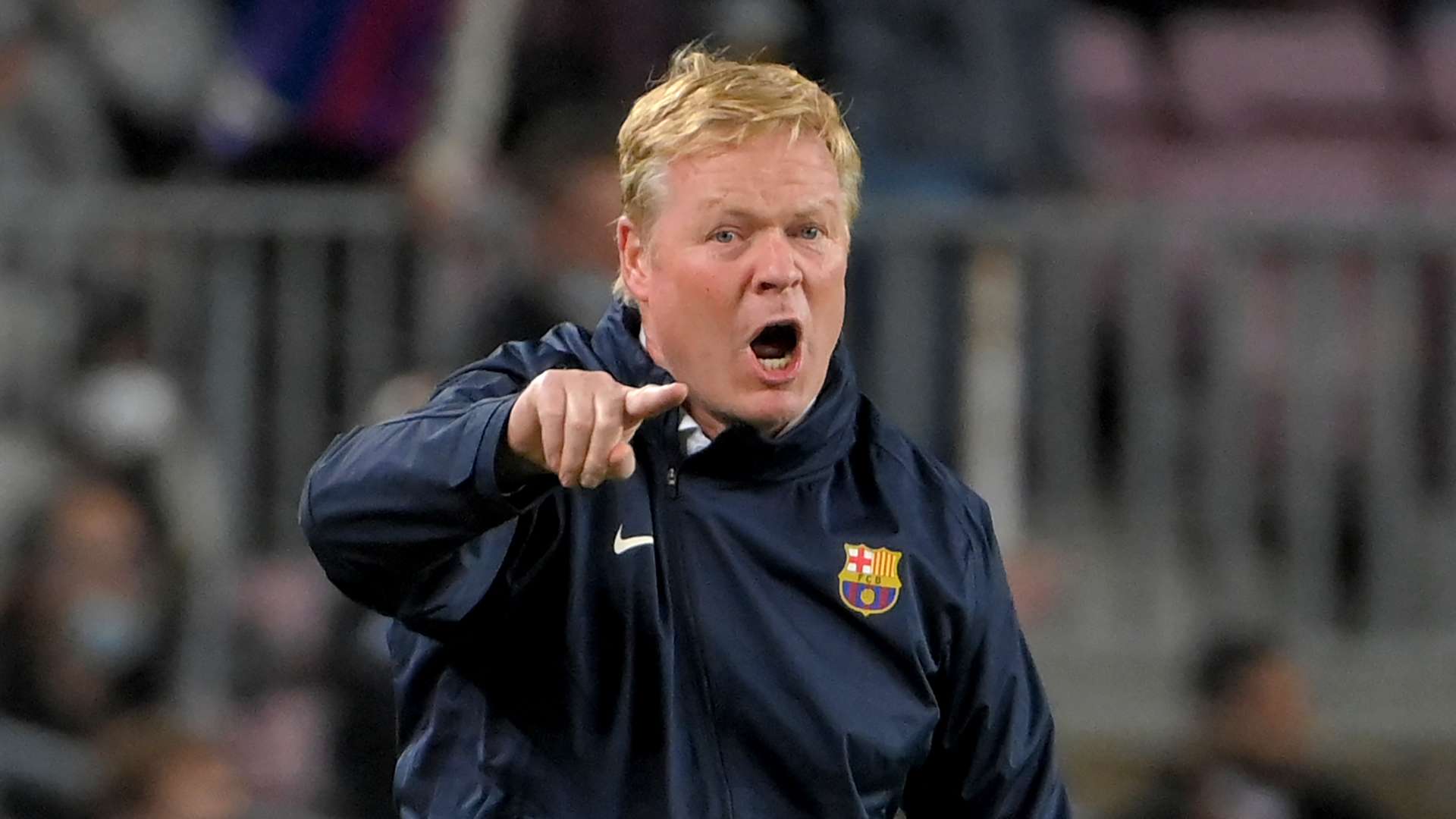 赛场内外的 赛场内外的